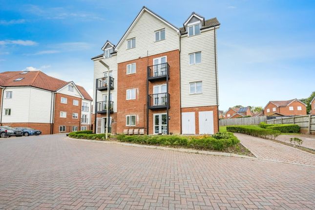 Blyth Gardens, Southampton SO30 2 bed flat for sale