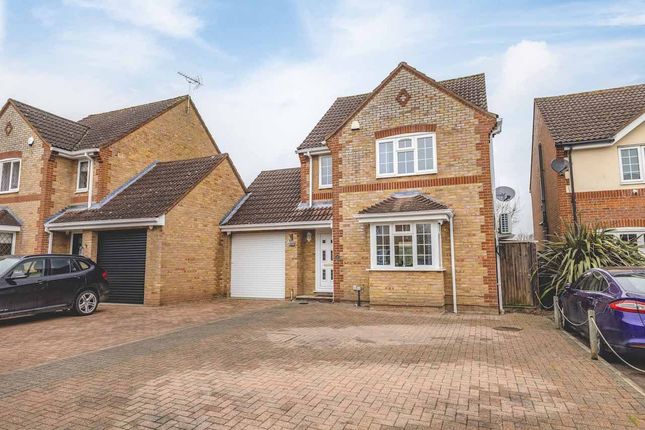 Martindale, Iver Heath SL0 3 bed link detached house for sale