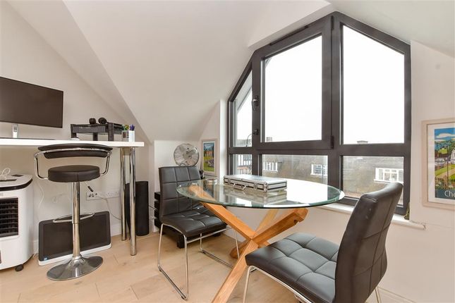 The Broadway, Cheam, Sutton, Surrey 1 bed flat for sale