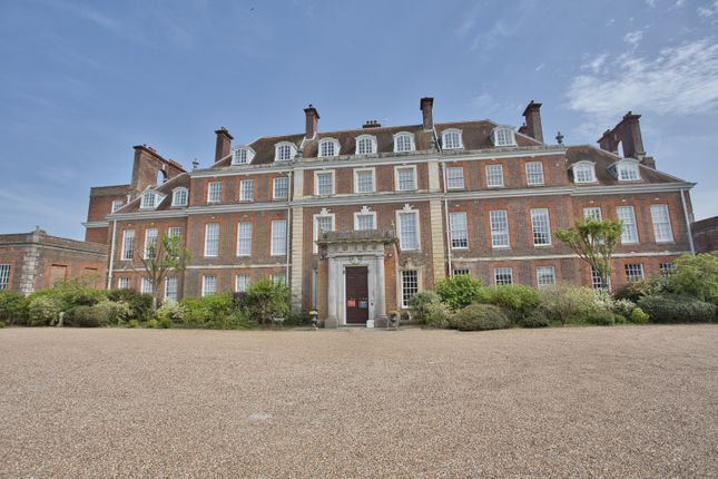 Flat 3, Waldershare House, CT15 2 bed flat for sale