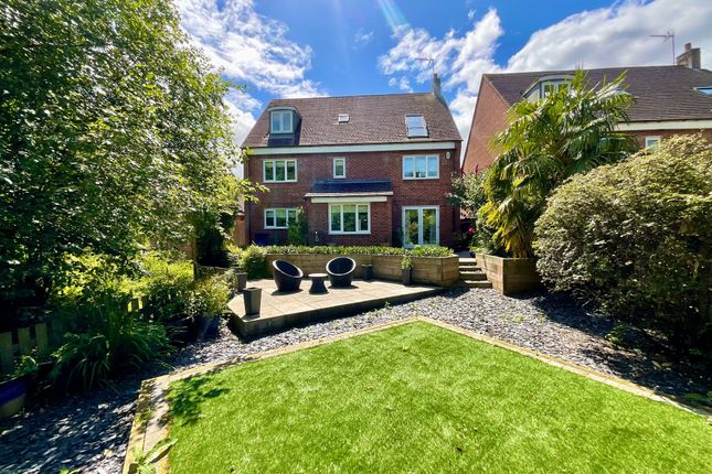 Oakbrook Close, Stafford, ST16 6 bed detached house for sale