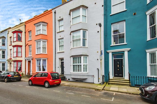 3 bed flat