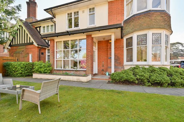 The Moorings, Bushey, WD23 1 bed flat for sale