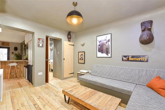 2 bedroom ground floor flat for sale