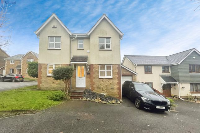 4 bed detached house