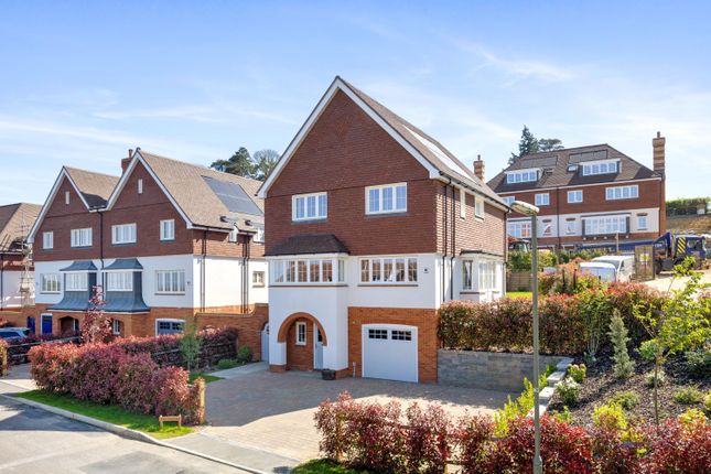 3 bed detached house
