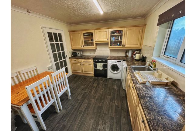 2 bedroom semi-detached bungalow for sale
