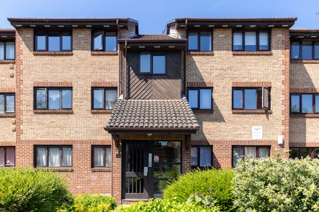 2 bedroom ground floor flat for sale