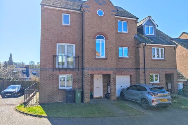 Ridley Gardens, Brampton 5 bed townhouse for sale