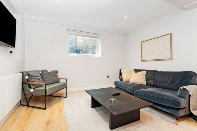 Courtfield Gardens, London, SW5 1 bed apartment for sale