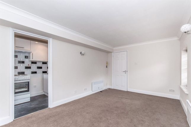 Studio flat for sale