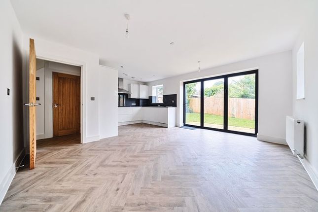 Shady Close, Kenley 4 bed detached house for sale