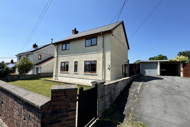 Walter Road, Ammanford, Carmarthenshire. 3 bed detached house for sale