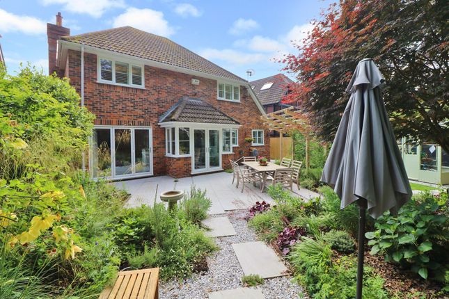 4 bed detached house