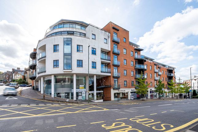 Epsom Road, Guildford, GU1 3 bed flat for sale