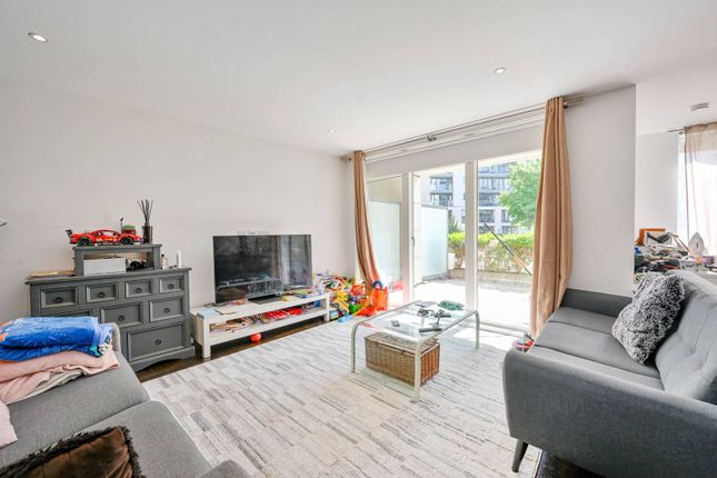 Pump House Crescent, Brentford, TW8 2 bed flat for sale