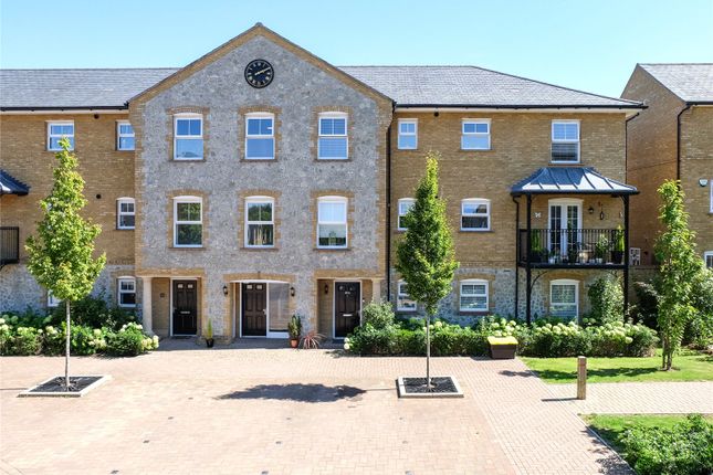 Chapelfield Way, Allington... 2 bed flat for sale