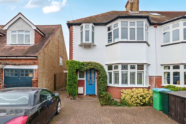 Munster Road, Teddington, TW11 3 bed flat for sale