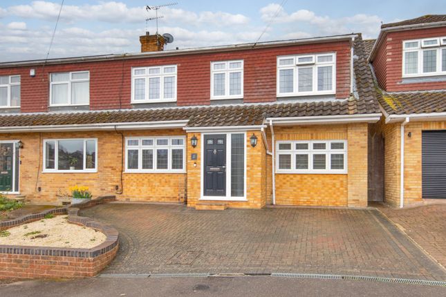 Chequers Close, Istead Rise... 4 bed semi