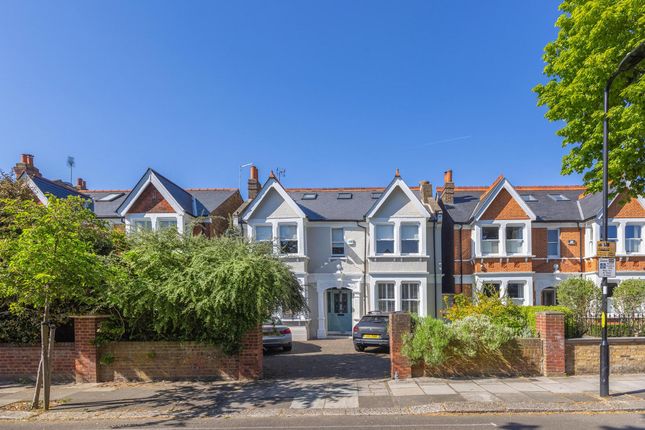 6 bedroom detached house for sale