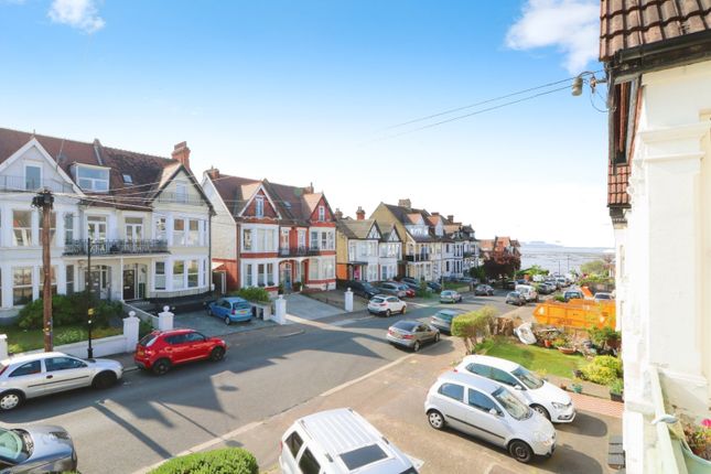 Cobham Road, Essex SS0 2 bed apartment for sale