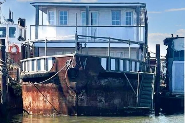 5 bedroom houseboat for sale