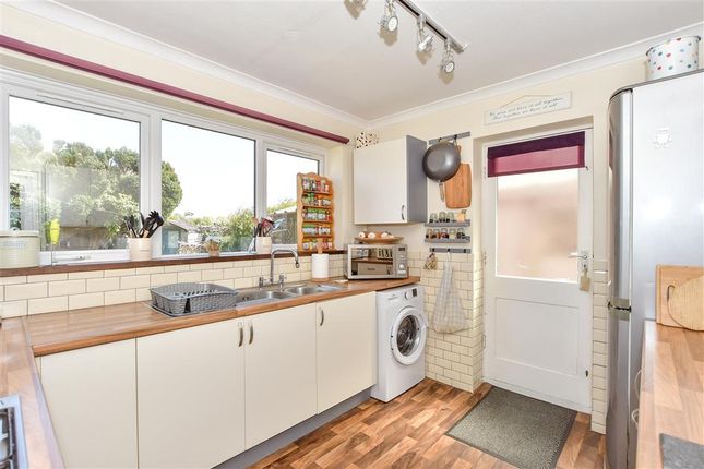 2 bed detached bungalow