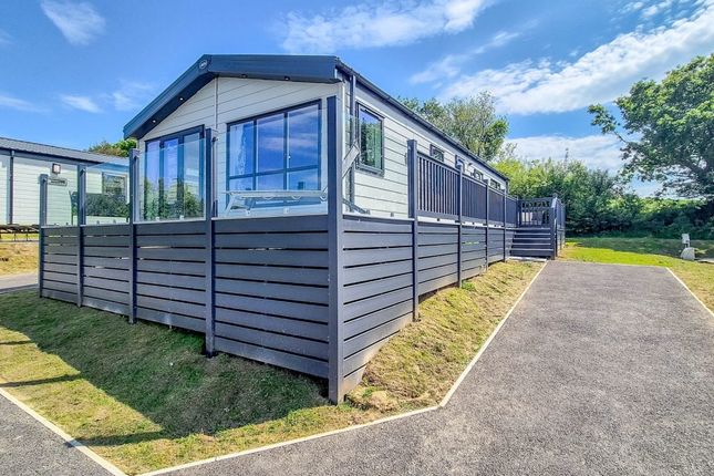 Hedley Wood Holiday Park 3 bed park home for sale