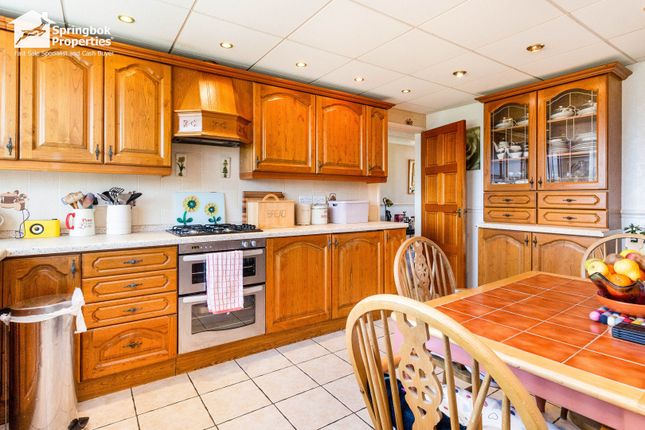 4 bed bungalow