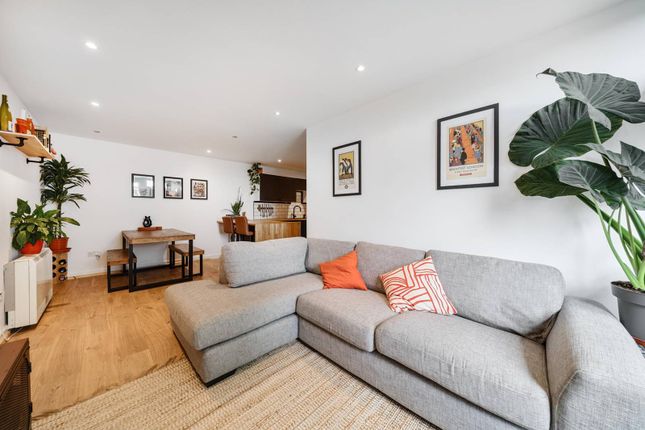 2 bed flat