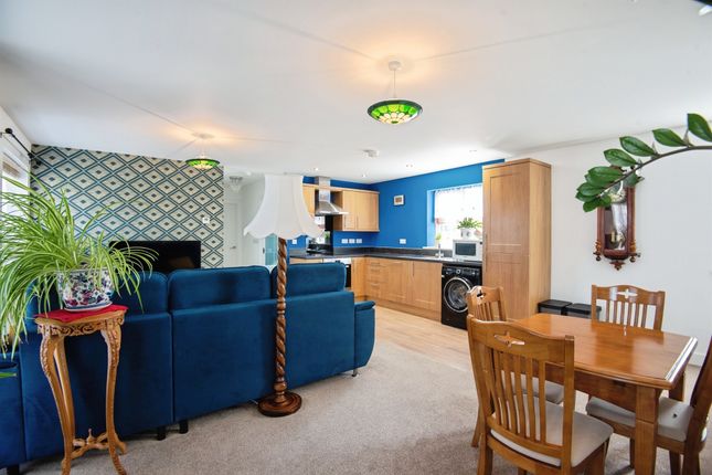 2 bedroom coach house for sale