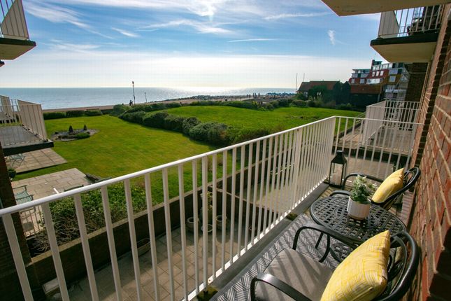 South Road, Hythe, CT21 2 bed flat for sale