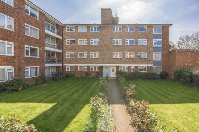 Elm Avenue, London W5 3 bed flat for sale
