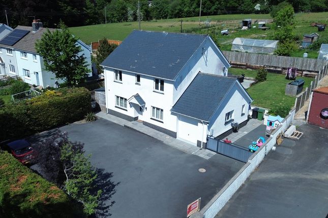 4 bed detached house