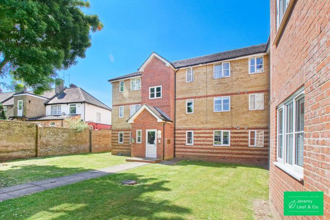 Lucas Gardens, East Finchley, N2 2 bed flat for sale