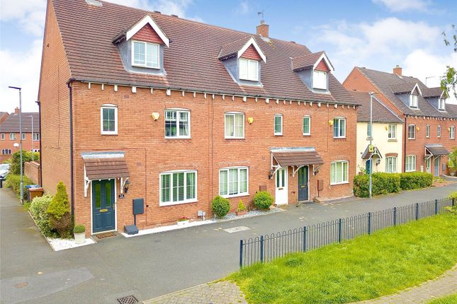 Applebees Walk, Leicestershire LE10 4 bed end of terrace house for sale