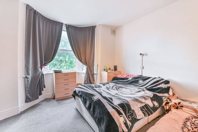 Chaplin Road, Wembley, HA0 2 bed flat for sale