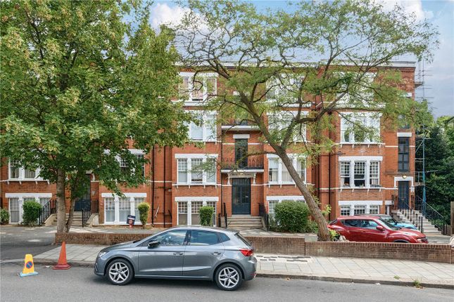 Studio flat for sale