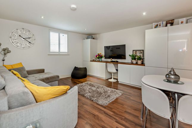 Austin Court, Uxbridge Road, Mill End... 1 bed apartment for sale