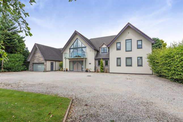 5 bed detached house