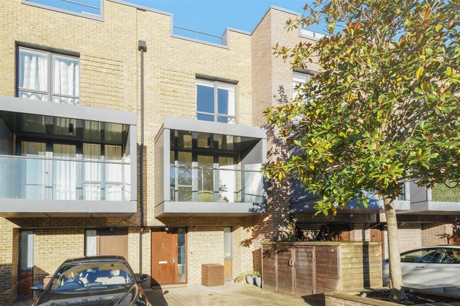Sir Alexander Close, London 4 bed semi