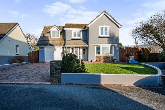 4 bed detached house