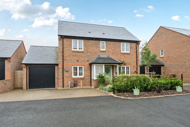 4 bedroom link detached house for sale