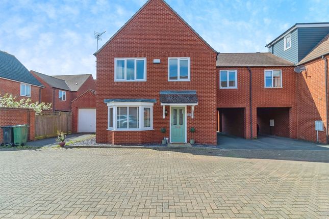 4 bed link detached house