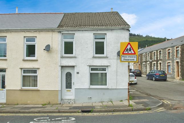 3 bed end terrace house