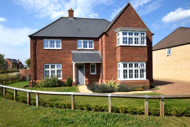 4 bed detached house