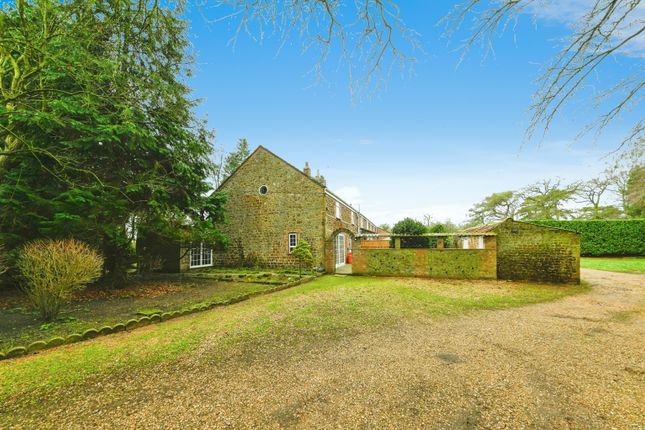 3 bed semi-detached house