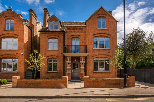 Harold Road, Crystal Palace, London... 3 bed flat for sale