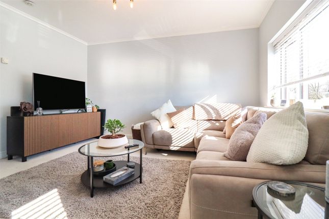 Falkners Close, Hampshire GU51 2 bed apartment for sale