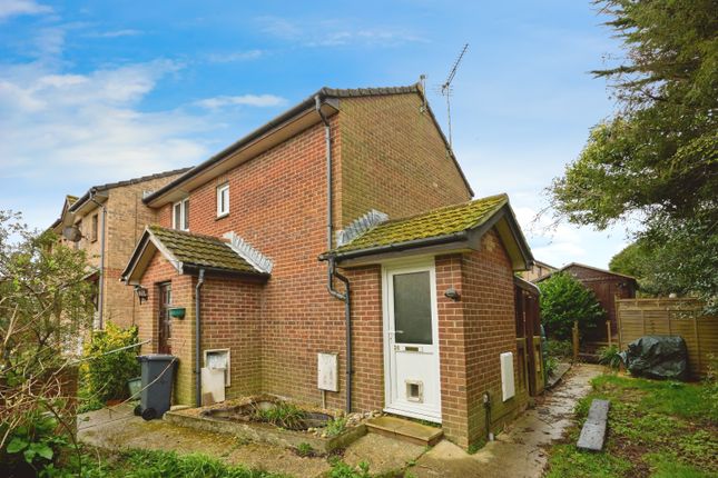 Ground floor studio flat for sale